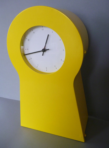 Ikea gelber wanduhrenschrank - ikea,